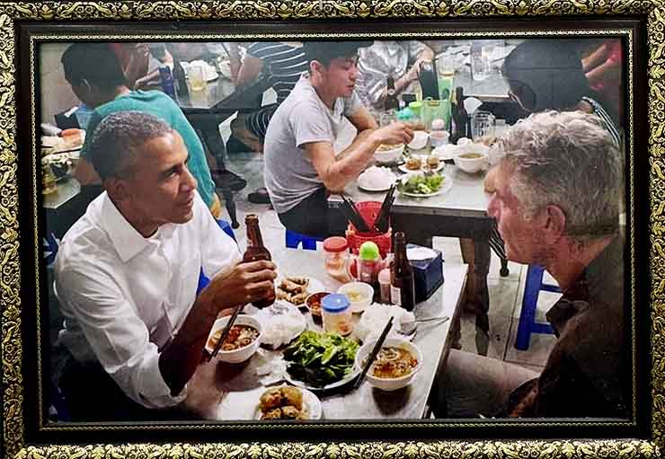 obama vietnam bourdain